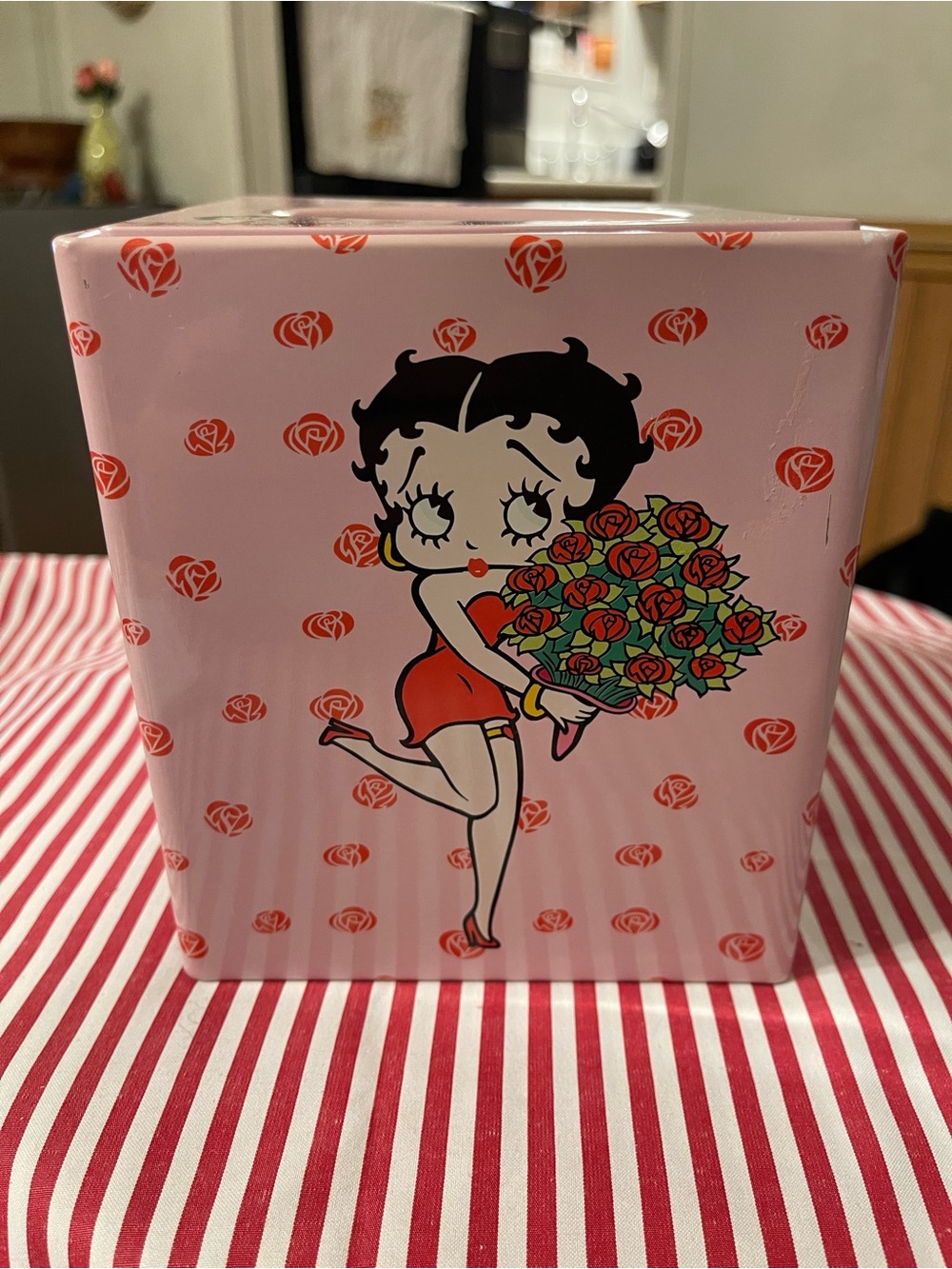 Vintage! 1999 Betty Boop Pink Floral-Print Tin Tissue Box cover